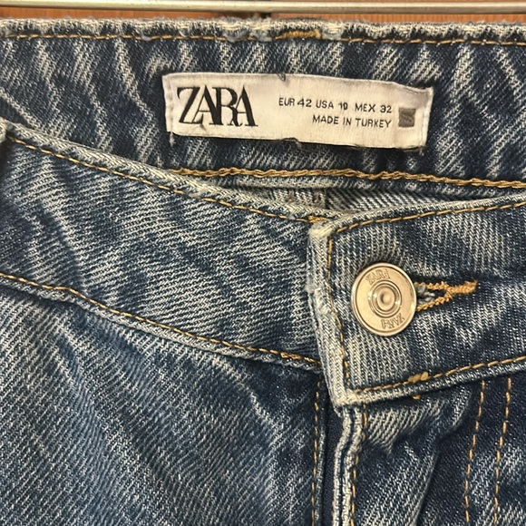 Zara size 10 high rise straight jeans (z1975) in mid blue. - Picture 3 of 5